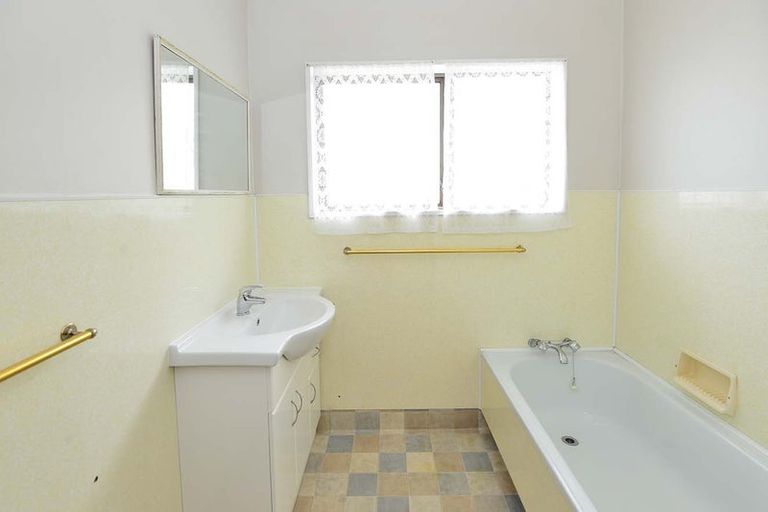 Photo of property in 43a Centreway Road, Orewa, 0931