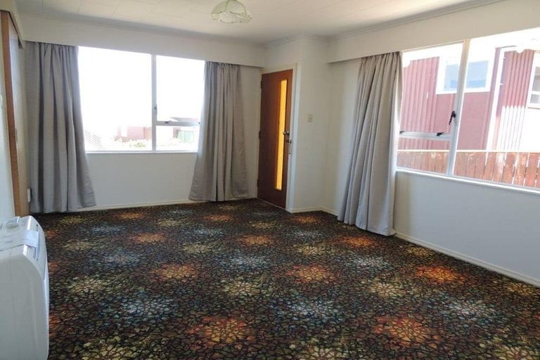 Photo of property in 6b Reese Jones Grove, Maungaraki, Lower Hutt, 5010