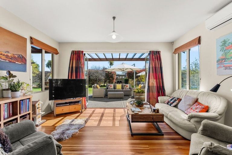 Photo of property in 36 Grey Street, Martinborough, 5711