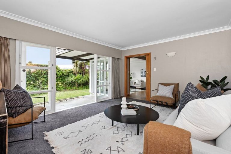 Photo of property in 16a Howard Road, Taradale, Napier, 4112
