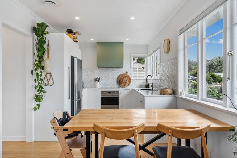 Photo of property in 2 Parahaki Street, Regent, Whangarei, 0112