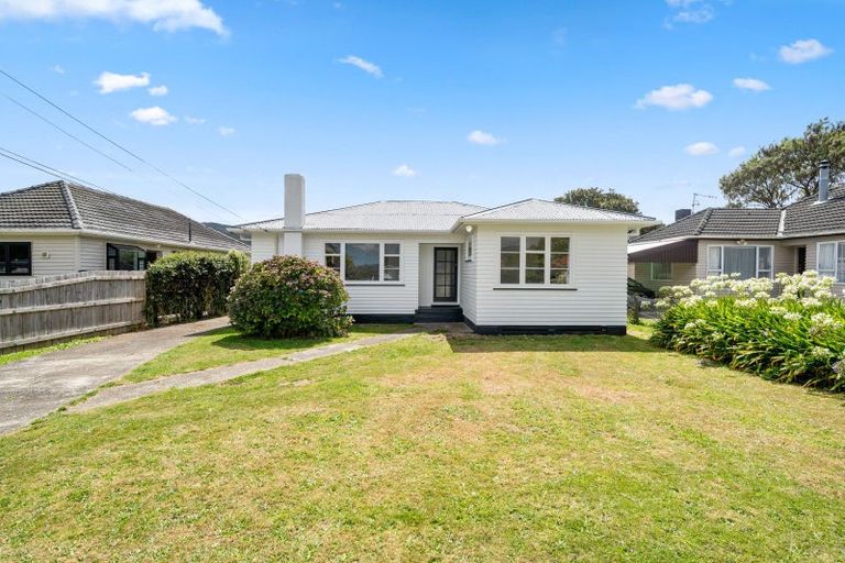 Photo of property in 10 Bythell Street, Wainuiomata, Lower Hutt, 5014