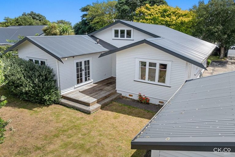 Photo of property in 30 Ludlam Crescent, Woburn, Lower Hutt, 5010