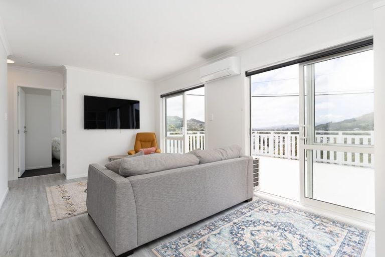 Photo of property in 17a The Drive, Tawa, Wellington, 5028