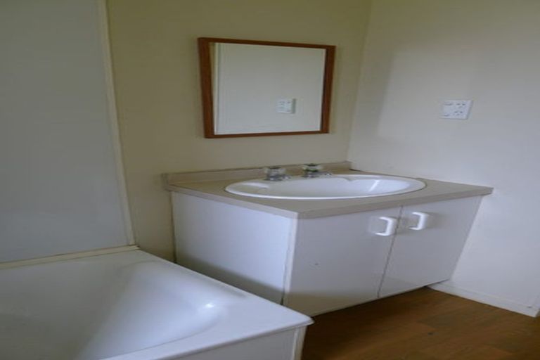 Photo of property in 37 Solveig Place, Randwick Park, Auckland, 2105