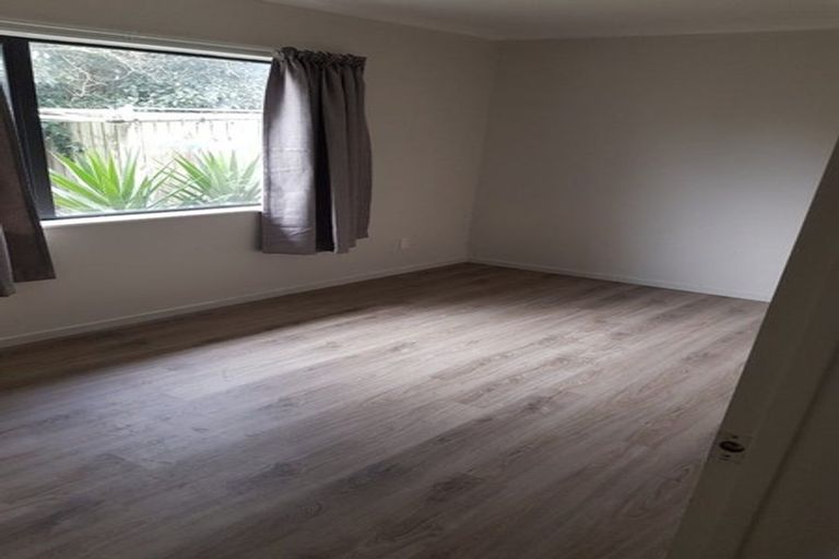 Photo of property in 13/12a Tironui Station Road East, Papakura, 2112