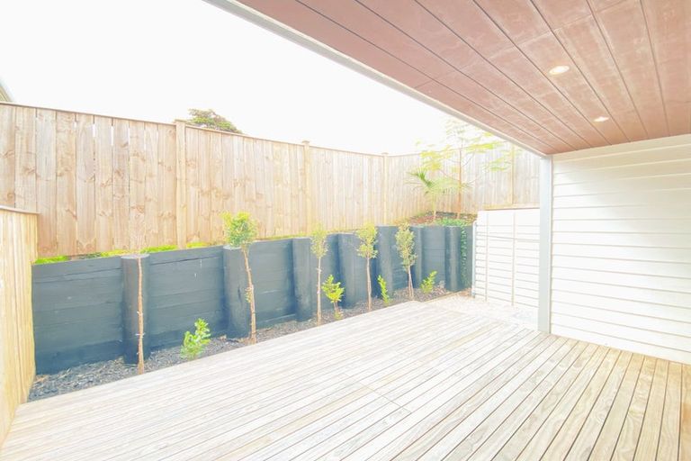 Photo of property in 18d Arrow Road, Forrest Hill, Auckland, 0620