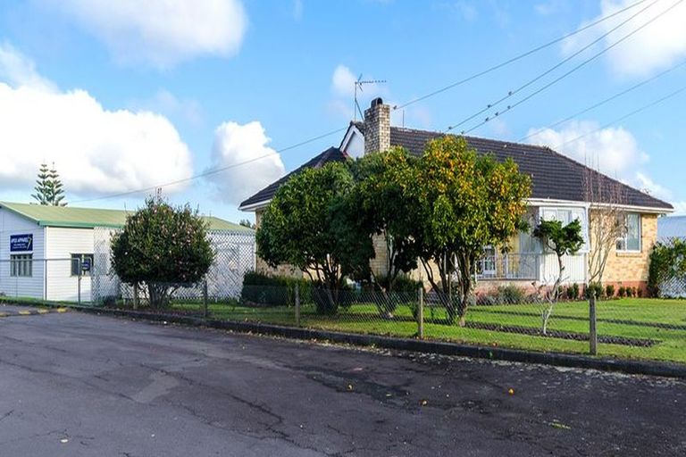 Photo of property in 46 Queen Street, Papakura, 2110