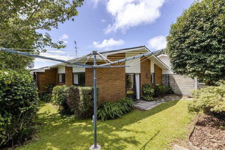 Photo of property in 2/21 Fulford Street, New Plymouth, 4310