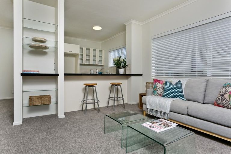 Photo of property in 1/103 Vauxhall Road, Narrow Neck, Auckland, 0624