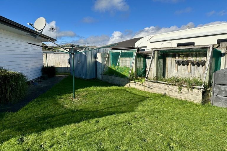 Photo of property in 24a Oak Crescent, Ashhurst, 4810