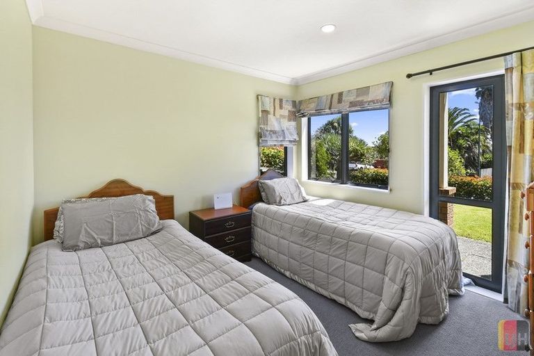 Photo of property in 11 Lamia Place, The Gardens, Auckland, 2105