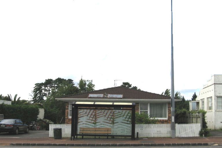 Photo of property in 1062 Great North Road, Point Chevalier, Auckland, 1022