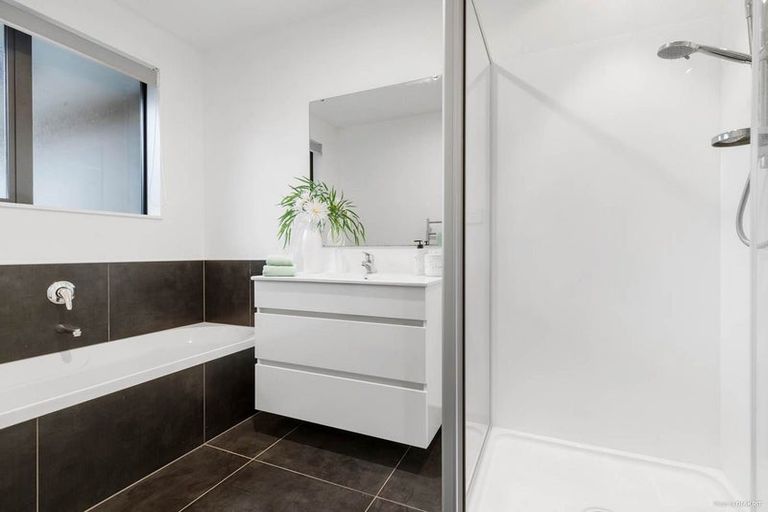 Photo of property in 52d Kayes Road, Pukekohe, 2120