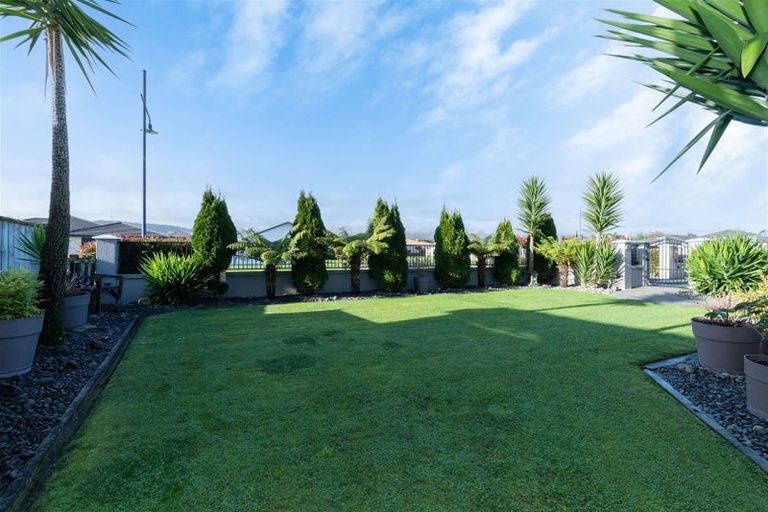 Photo of property in 15 Okarito Avenue, Levin, 5510