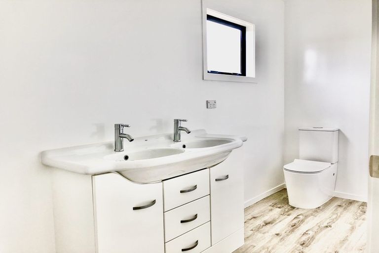 Photo of property in 27 Marsden Point Road, Ruakaka, 0116