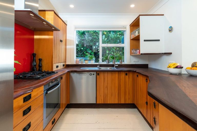 Photo of property in 22 Aperahama Street, Paekakariki, 5034