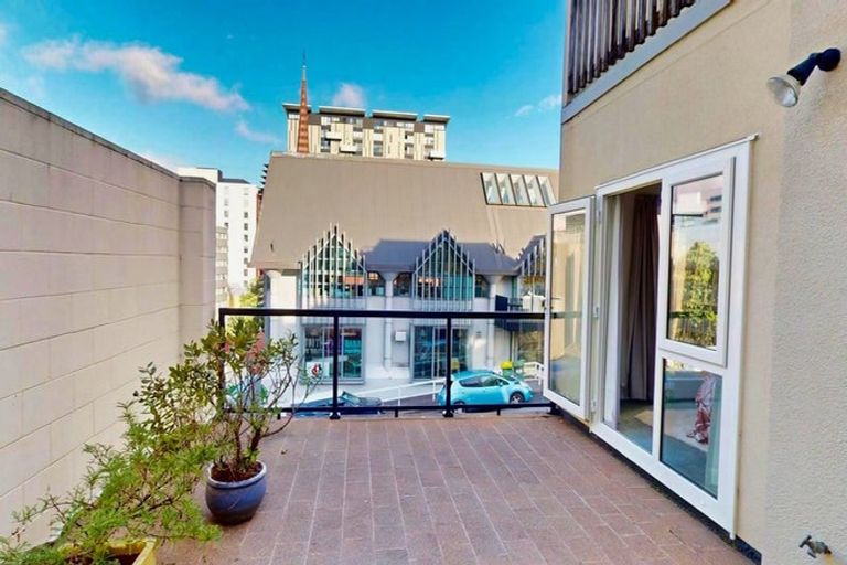 Photo of property in 4a Macdonald Crescent, Te Aro, Wellington, 6011