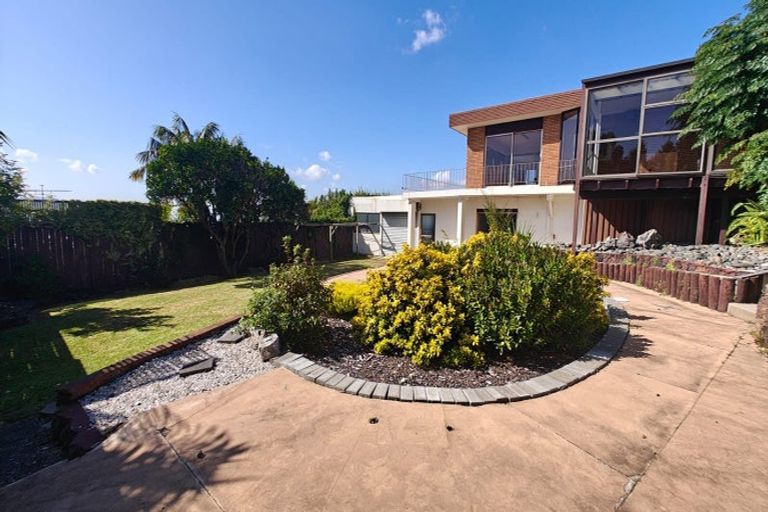 Photo of property in 149 East Coast Road, Castor Bay, Auckland, 0620
