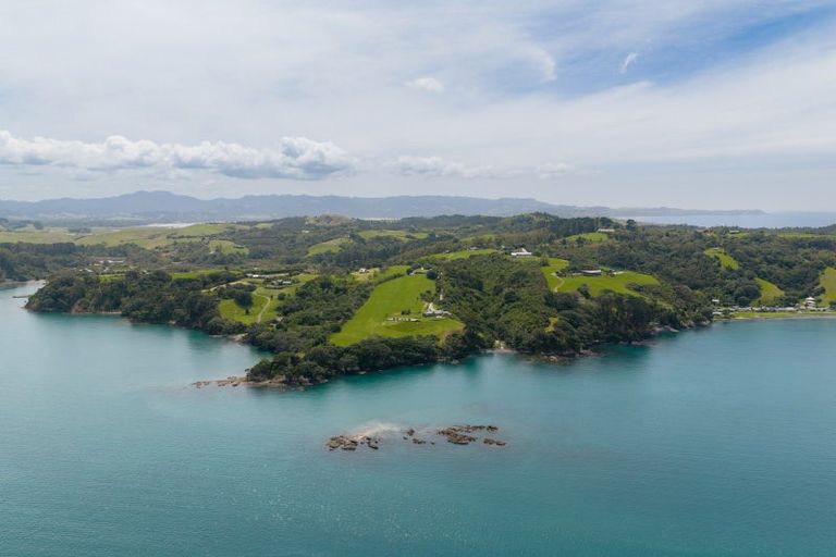 Photo of property in 1024 Takatu Road, Tawharanui Peninsula, Matakana, 0986