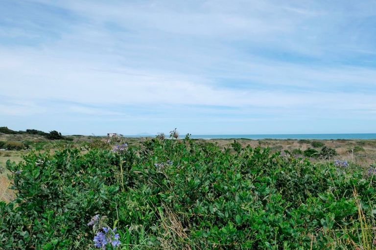 Photo of property in 7 Kent Avenue, Waitarere Beach, Levin, 5510