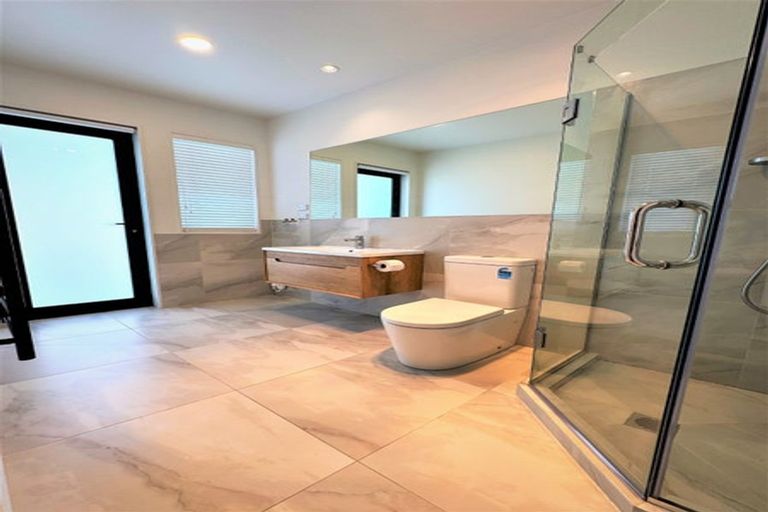 Photo of property in 12 William Calvert Drive, Swanson, Auckland, 0614