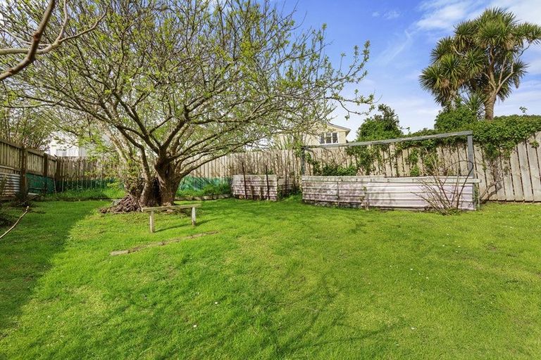 Photo of property in 188 Sievers Grove, Cannons Creek, Porirua, 5024