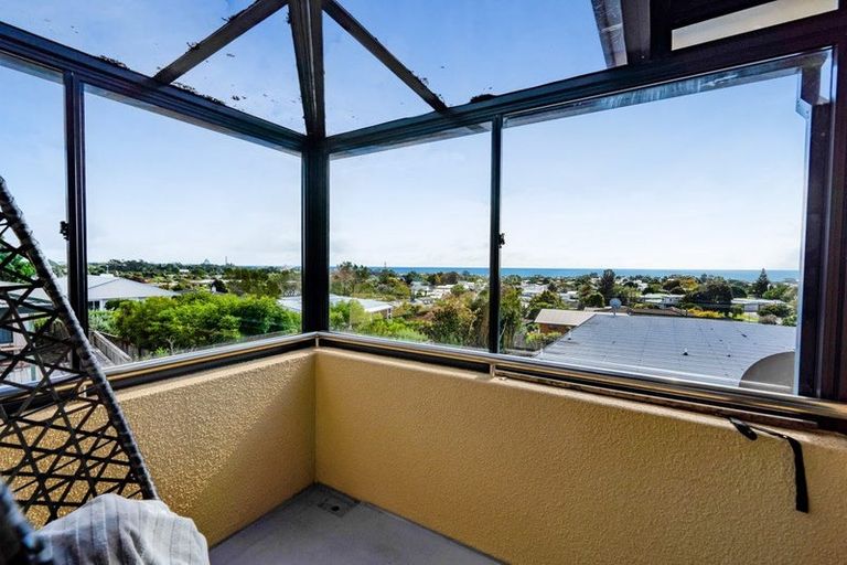 Photo of property in 20 Kellyville Heights, Merrilands, New Plymouth, 4312