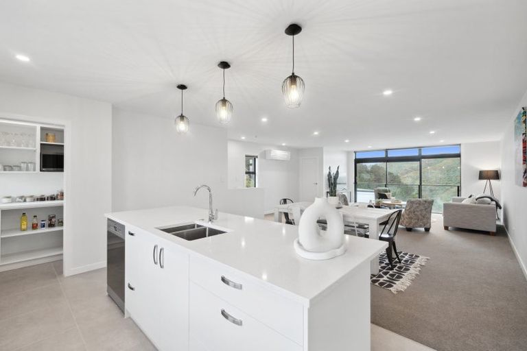 Photo of property in 15 Nanda Way, Khandallah, 6035