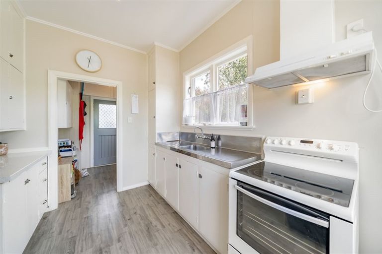 Photo of property in 4 Treadwell Street, Naenae, Lower Hutt, 5011