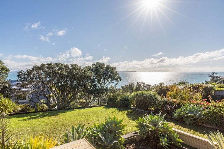 Photo of property in 1420 Whangaparaoa Road, Army Bay, Whangaparaoa, 0930