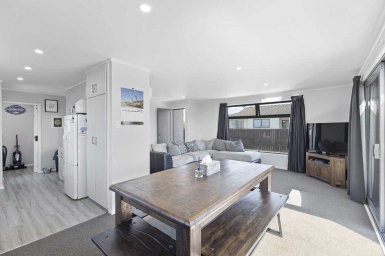 Photo of property in 7 Colonial Place, Kelvin Grove, Palmerston North, 4414