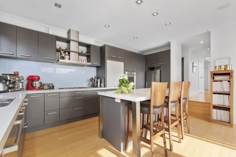 Photo of property in 6 Regent Street, Devonport, Auckland, 0624