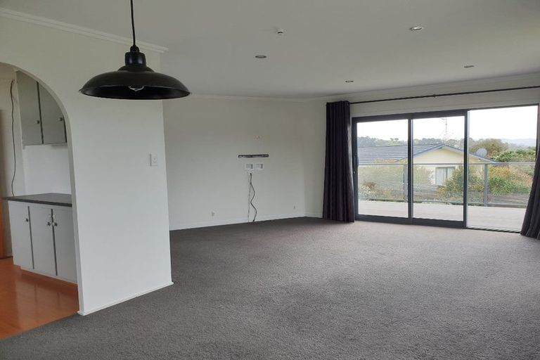 Photo of property in 20 Parkinson Close, Whitby, Porirua, 5024