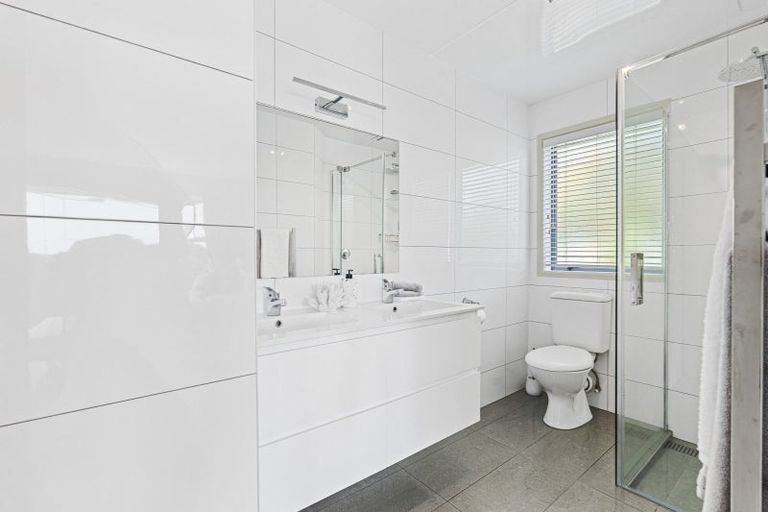 Photo of property in 18 Hine Street, New Plymouth, 4310