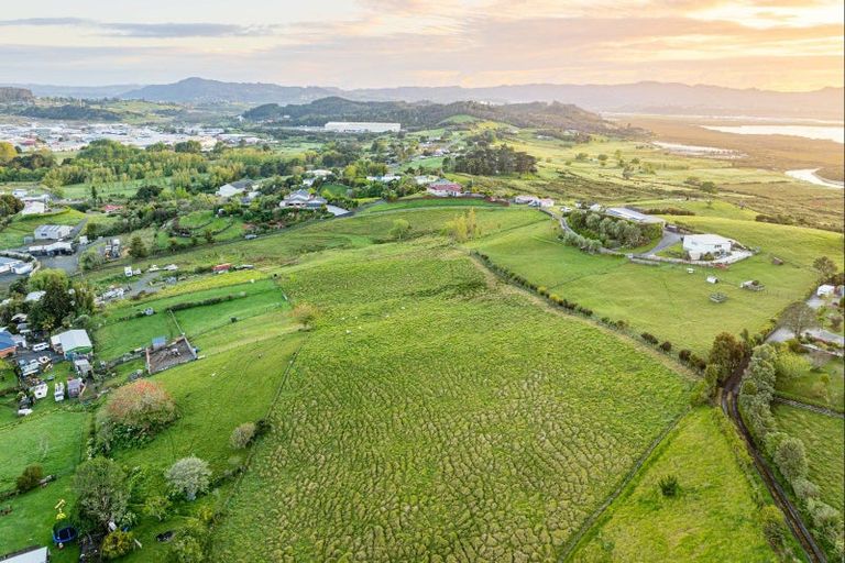 Photo of property in 381 State Highway 1, Otaika, Whangarei, 0178
