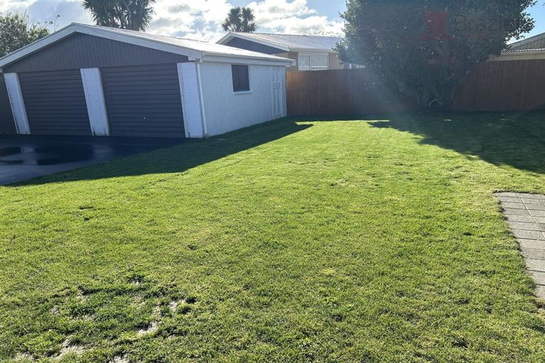 Photo of property in 6 Pethig Place, Halswell, Christchurch, 8025