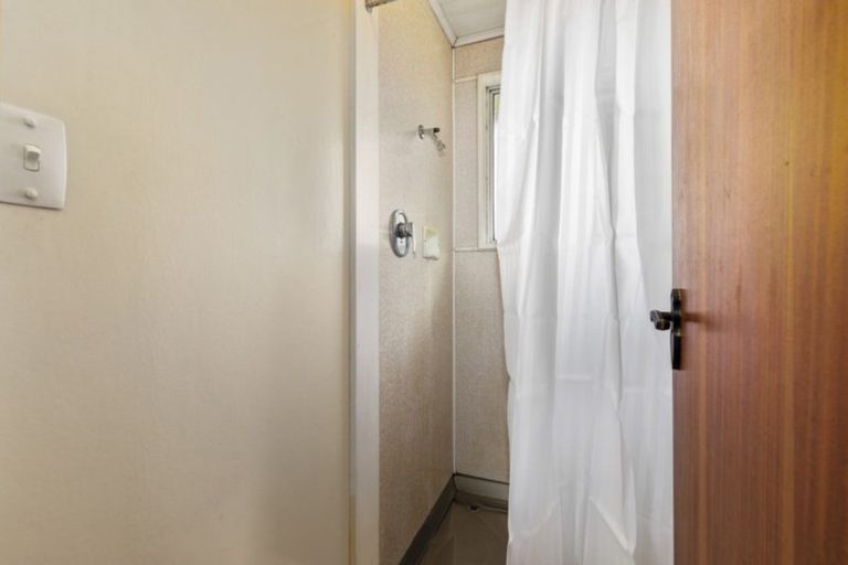 Photo of property in 5 George Street, Stokes Valley, Lower Hutt, 5019