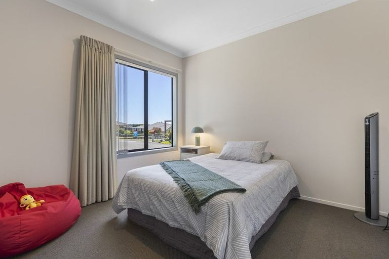 Photo of property in 48 Karamea Street, Whalers Gate, New Plymouth, 4310