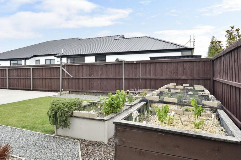 Photo of property in 32 Koura Drive, Rangiora, 7400