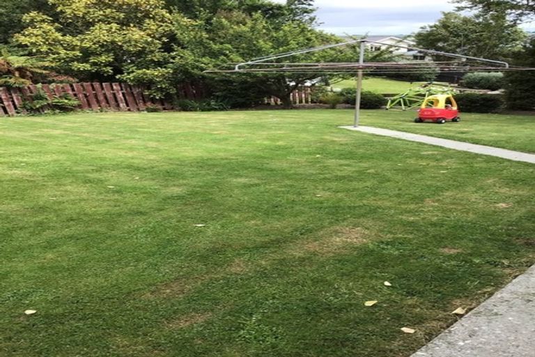 Photo of property in 24 Golfers Drive, Balclutha, 9230