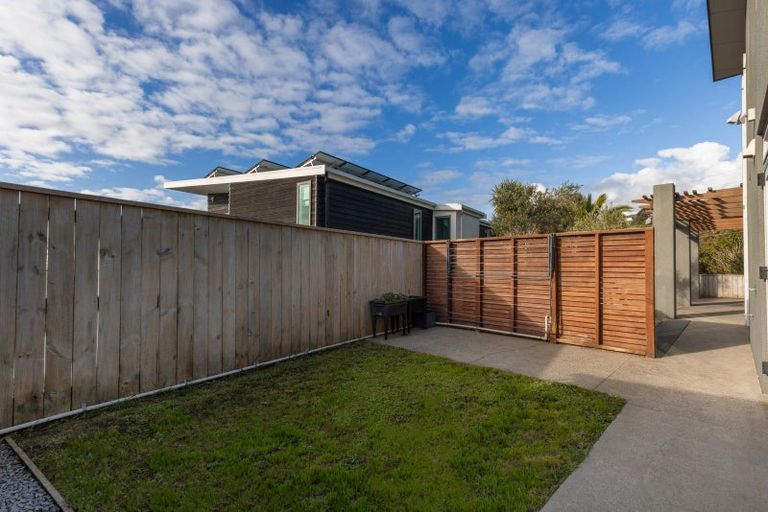 Photo of property in 35 Endeavour Drive, Whitby, Porirua, 5024