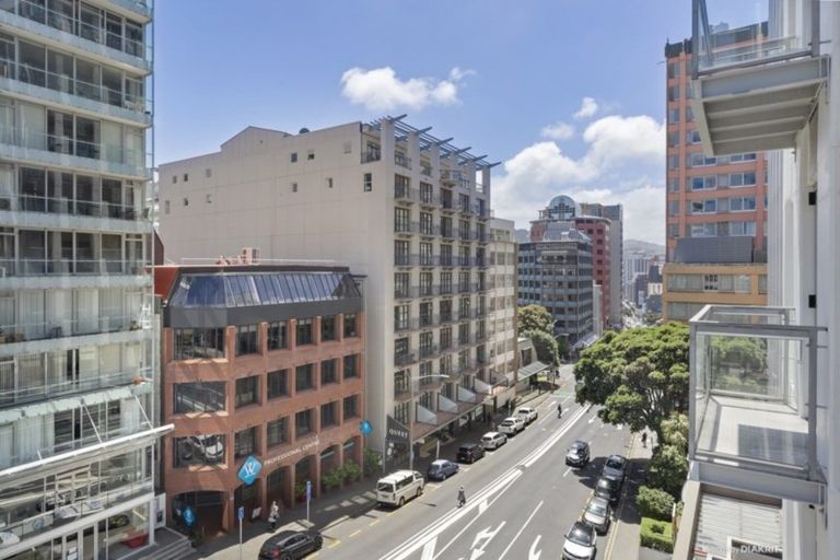 Photo of property in Terrace Heights Apartments, 5b/163 The Terrace, Wellington Central, Wellington, 6011