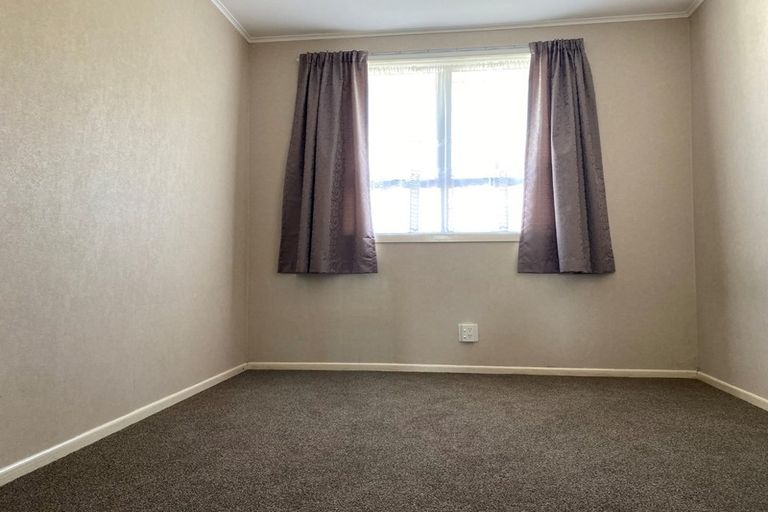 Photo of property in 37 Desert Gold Street, Ascot Park, Porirua, 5024