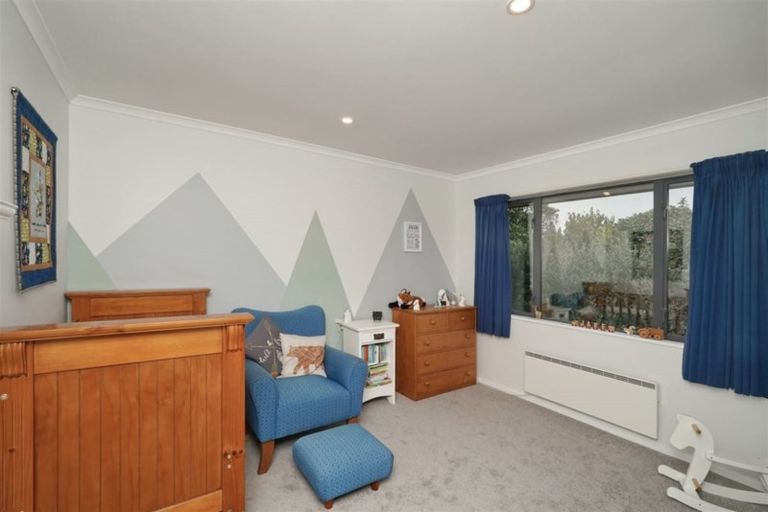Photo of property in 16a Highwood Lane, Burnside, Christchurch, 8053
