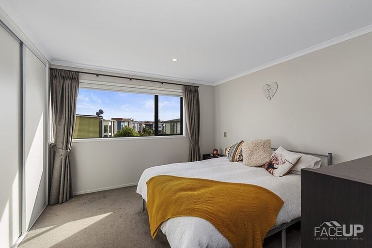 Photo of property in 18 Walter Merton Road, Hobsonville, Auckland, 0616