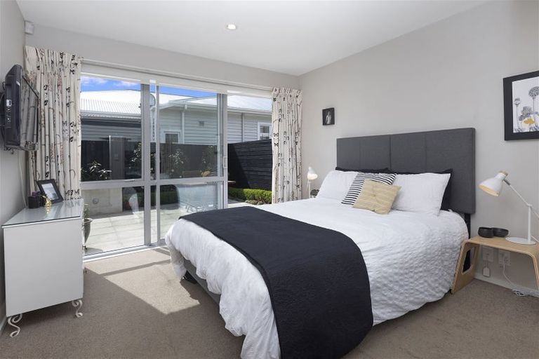 Photo of property in 2/2 Hamilton Avenue, Ilam, Christchurch, 8041