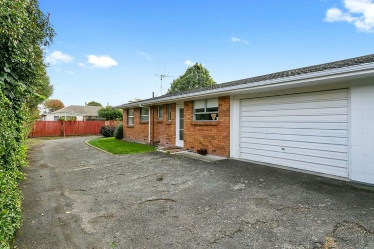 Photo of property in 5a Clare Street, Cambridge, 3434