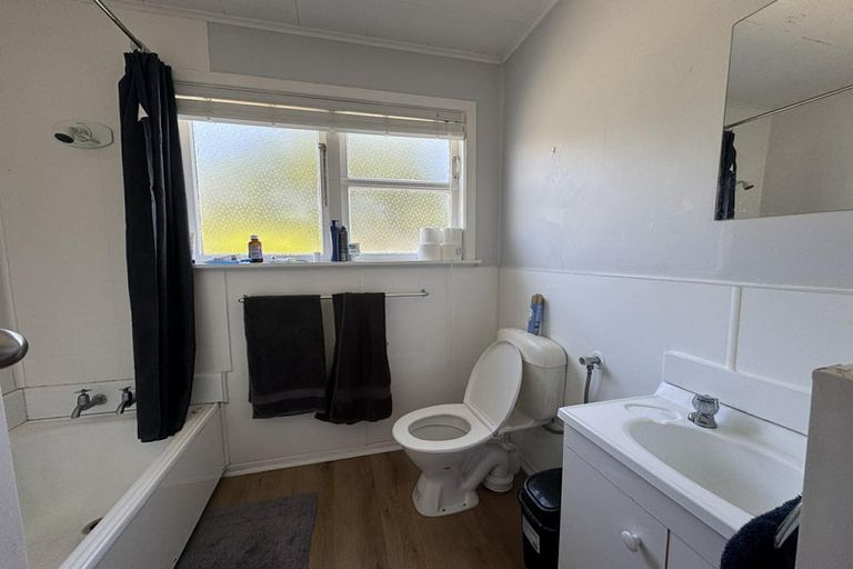 Photo of property in 1/54 Martin Street, Wallaceville, Upper Hutt, 5018