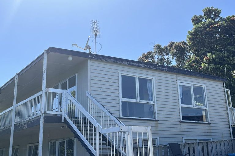 Photo of property in 15a Rakeiora Grove, Korokoro, Lower Hutt, 5012